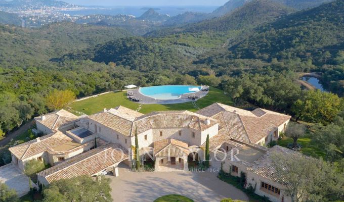 Affitto stagionale Proprietà Fréjus