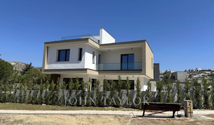 Nuova costruzione Consegna il 06/26 Agios Tychonas