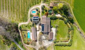 Vendita Cascina Bonnieux