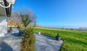 Vendita Proprietà Yens